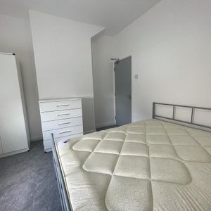 1 bed house share to rent in Nairne Street, Burnley, BB11 - Photo 2