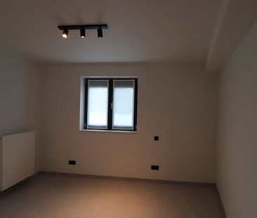 Gerenoveerd appartement op de 1ste verdieping met ruim terras (ca 7... - Photo 4