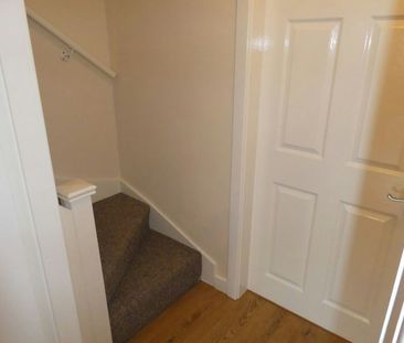 Terraced House to rent on - Photo 4