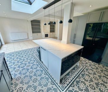 5 Bed Semi-Detached House, Walmington Fold, N12 - Photo 6