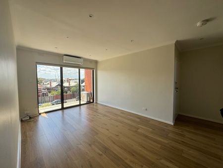 12/13-15 Maribyrnong Road, Ascot Vale VIC 3032 - Photo 2