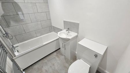 2 bed Terraced - To Let - Photo 5