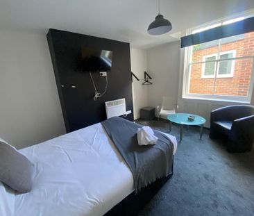 1 bedroom in a house share to rent - Photo 5