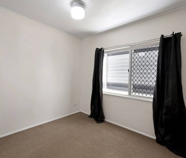 3 BEDROOM HOME, CLOSE TO EVERYTHING! - Photo 5