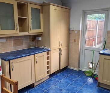 2 Bed Terraced House, Aldborough Road South, IG3 - Photo 5