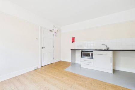 Studio to rent - Photo 2