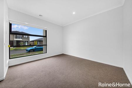 11 Furness Close, Wyndham Vale, VIC 3024 - Photo 2