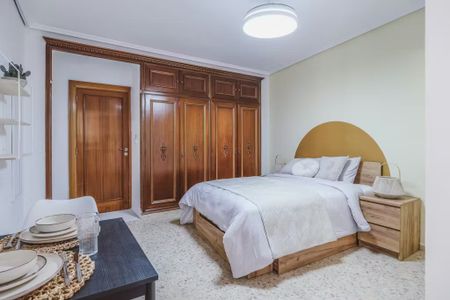 Plaça de Bisbe Benlloch, Torrent, Valencian Community 46900 - Photo 3