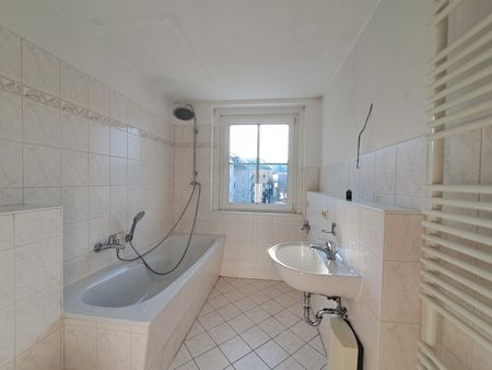 Helle 2-Raumwohnung mit großem Balkon und Weitblick in ruhiger Lage - Photo 2