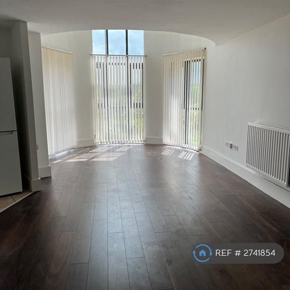 2 bedroom penthouse to rent - Photo 1