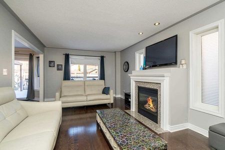 For Lease - 10 FORSYTH Crescent, Halton Hills, Ontario - Photo 4