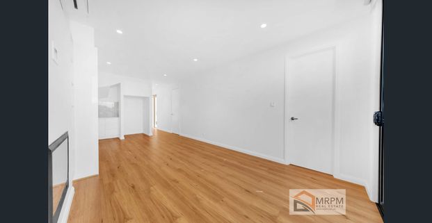 Brand new Designer 3 bedroom townhouse with study - Photo 1