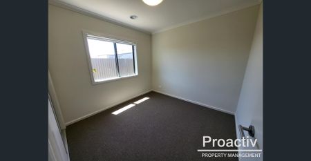 Modern Comfort in the Heart of Tarneit - Photo 5