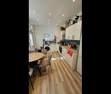 Room in a Shared House, Knowsley Road, L20 - Photo 2