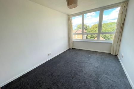 2 bedroom Flat To Let - Photo 2