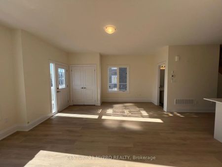 173 Seguin Street - Photo 2