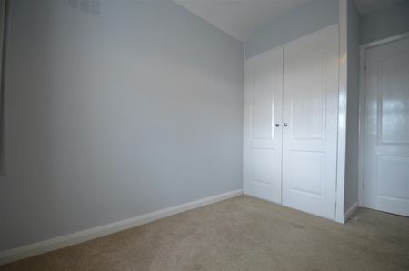 3 bedroom house - semi-detached - Photo 3