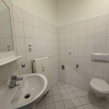 Charmante Drei-Raum-Wohnung mit Balkon in Zwickau - Photo 5