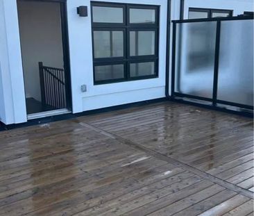 For Lease - 1593 Rose Way, Milton, Ontario - Photo 6