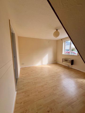 2 bedroom terraced house to rent - Photo 4