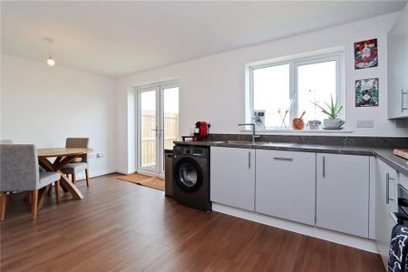 3 bedroom terraced house to rent - Photo 2