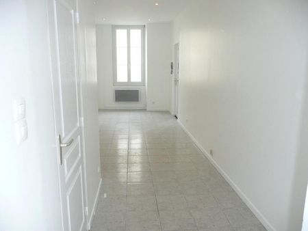 Location Appartement 1 pièce 24m² BORDEAUX 33000 - Photo 2