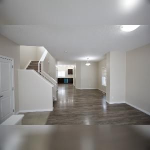 Cavanagh SW Edmonton 3 Bed 2.5 Bath Dbl Garage - Photo 1