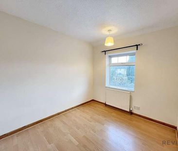 Lisburn Lane, Liverpool, L13 - Photo 2