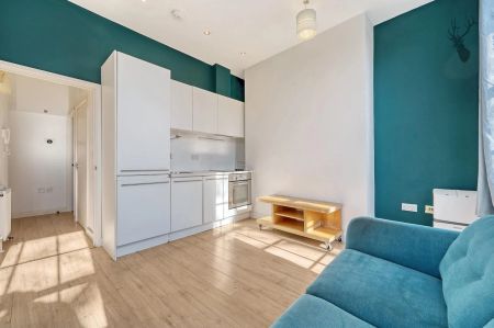 1 Bedroom Flat - First Floor - Photo 4