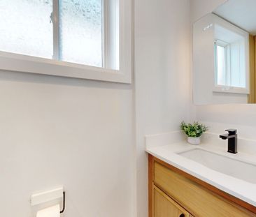 For Lease - 1354 Kelly Road, Mississauga, Ontario - Photo 2