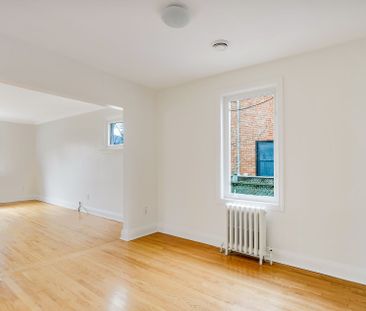 For Lease - 71 Royalavon Crescent Unit# Main, Toronto, Ontario - Photo 2