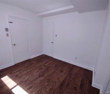 6249 Av. Wilderton - Photo 2