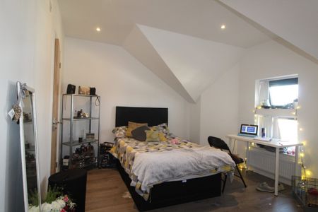 Cyprian House, Monthermer Road, Roath - Photo 2