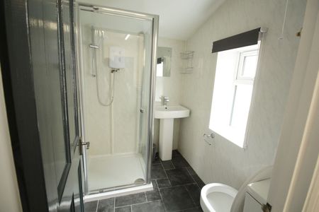 Student Accommodation, 16 Carholme Road, Newland, Lincoln, Lincolnshire, LN1 1RR, United Kingdom - Photo 2