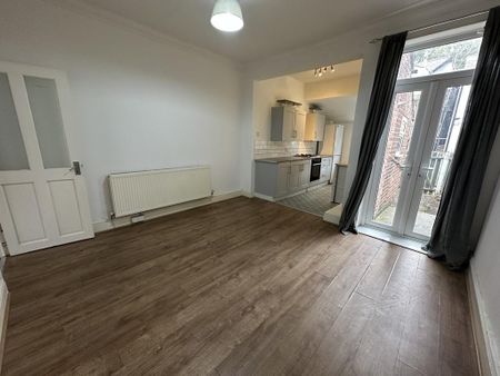 2 bedroom terraced house to rent - Photo 2
