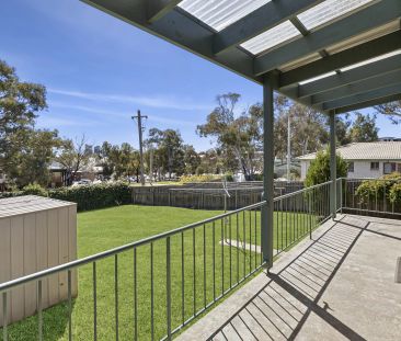 SINGLE LEVEL HOME IN PRIME LOCATION - Photo 4