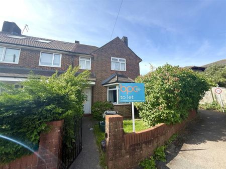 1 bedroom in a house share to rent - Photo 2