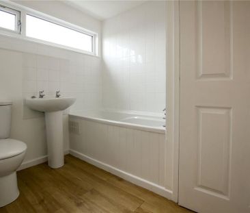 3 bedroom end of terrace house to rent - Photo 5