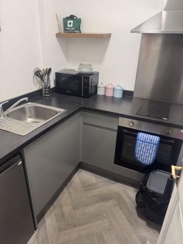 Mixed use to rent - Photo 5