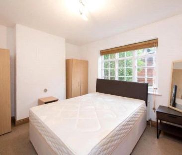 1 Bedroom Flat - Photo 3
