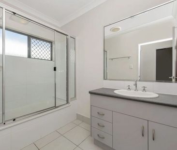 10 Tahlia Circuit, Mount Louisa - Photo 5
