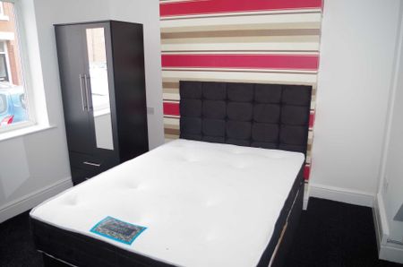 Romney Street, Salford - Photo 4