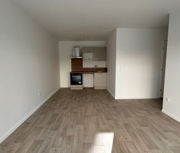 Location Appartement 2 pièces 46m² - Photo 3