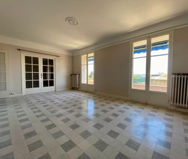 Location Appartement 3 pièces 84m² AVIGNON 84000 - Photo 3