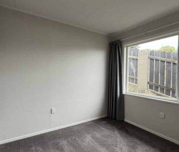 This well-presented 3-bedroom home is perfect for families - Photo 4