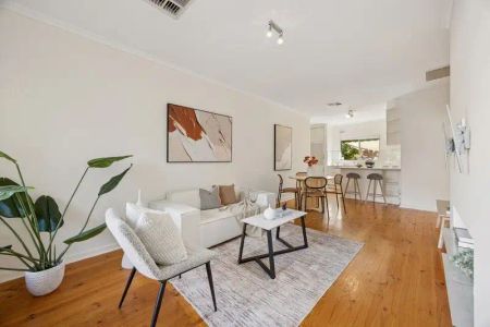 “Well appointed 2 bedroom unit in excellent location.” - Photo 5