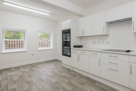 1 bed Room To Let - Photo 4
