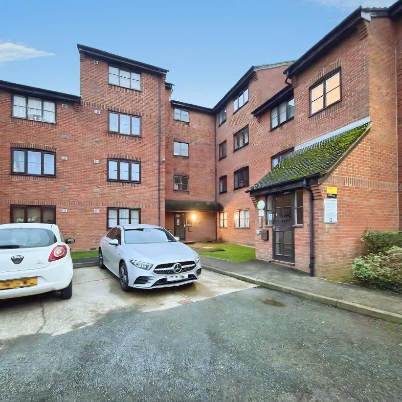 Curzon Drive, Curzon Drive, Grays, RM17 - Photo 1