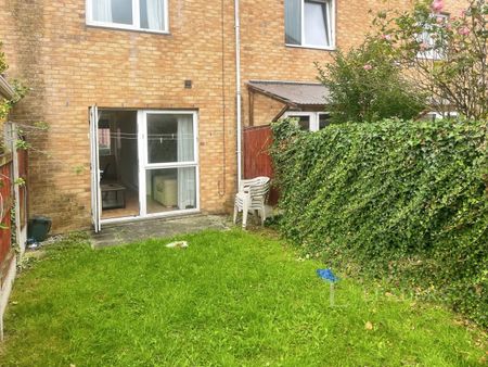 4 bedroom house to rent Hitchen Street, M13 - Photo 5