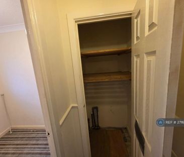 2 bedroom semi-detached house to rent - Photo 6